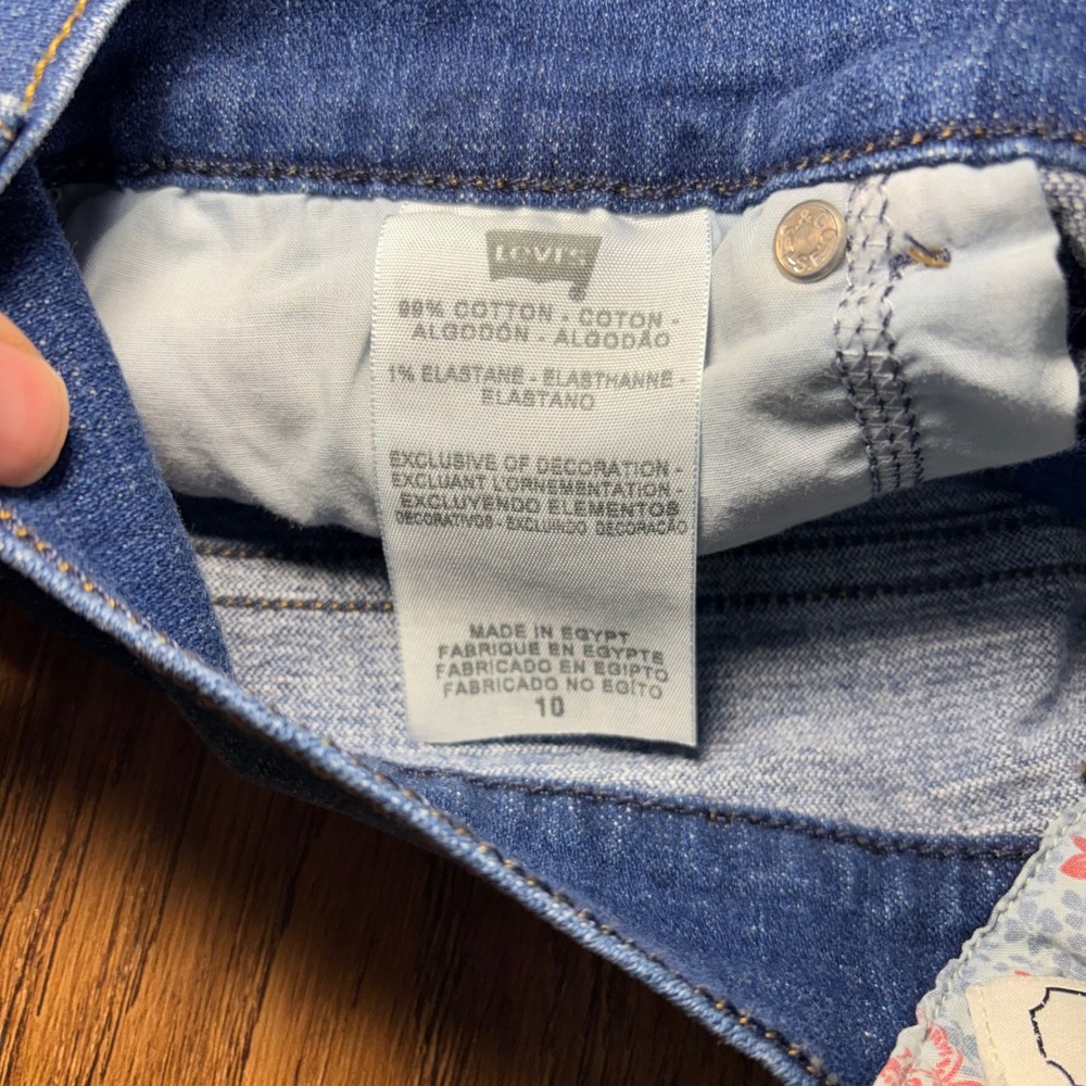 Y2K Levis Womens Denim Jean Shorts Stretch Double Button Size 10 Batwing Western - Picture 4 of 9